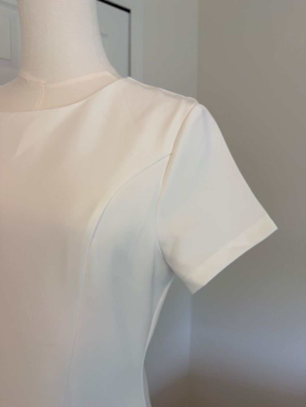 Mooyius Ivory Dress Fully Lined NWT Size Medium - Picture 4 of 11